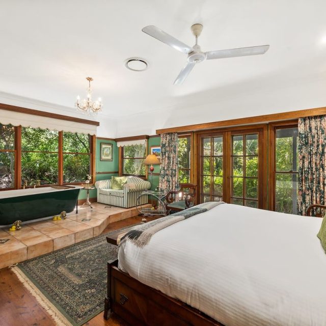 The Laurels bed and breakfast is a short 5 minute drive from the centre of the Kangaroo Valley Village in Barrengarry. Set amongst rural pastures backing on to Morton National Park. The Laurels is rare find of true country hospitality.https://www.thelaurelsbnb.com.au/